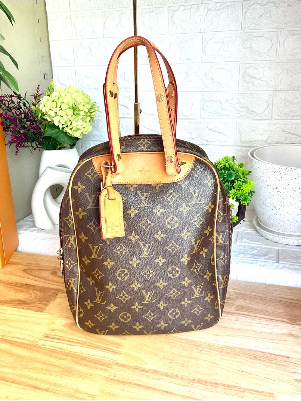 AUTHENTIC ✅ Louis Vuitton Monogram HANDBAG